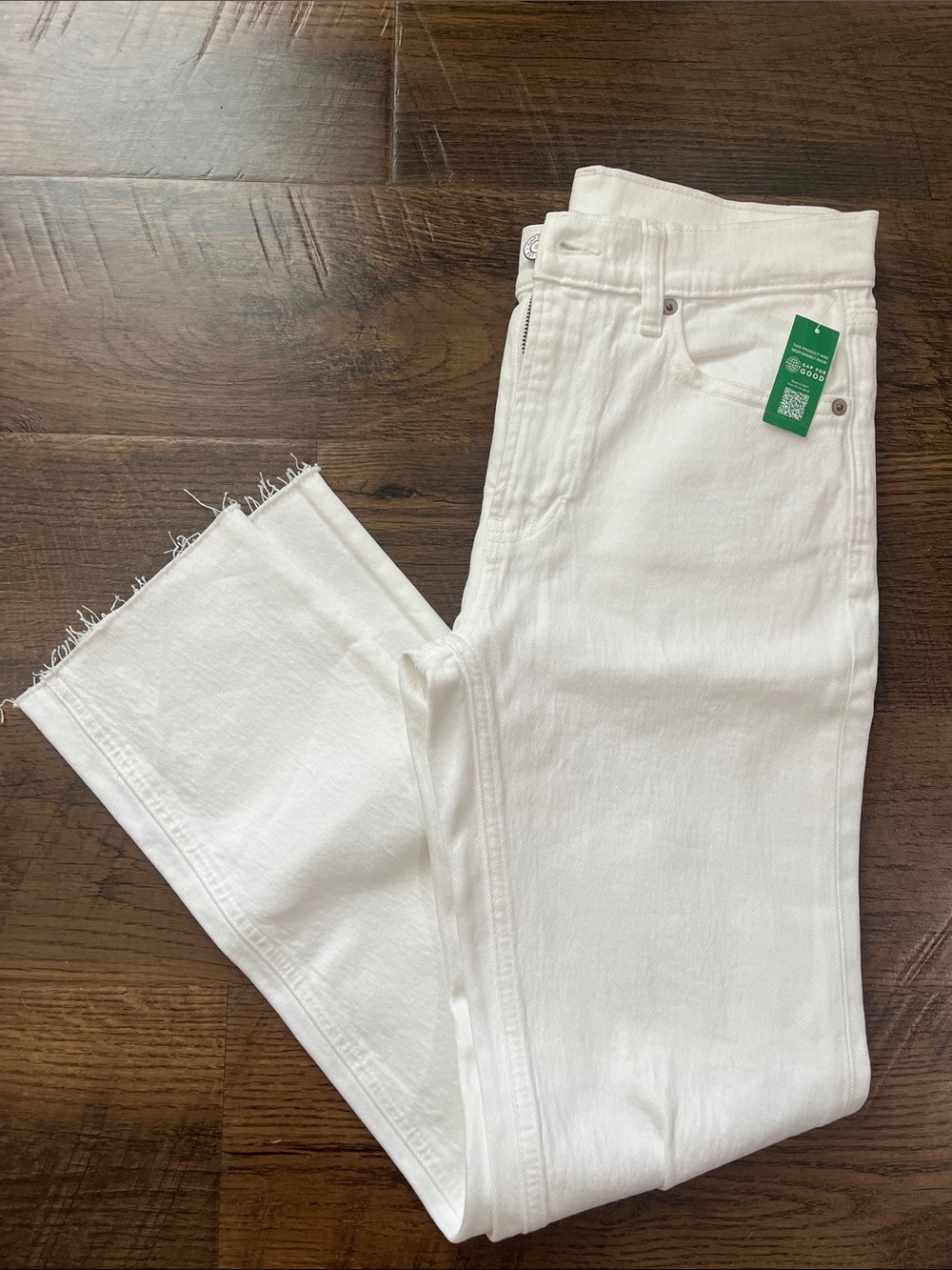 NWT GAP Women’s White Cropped Straight Jeans